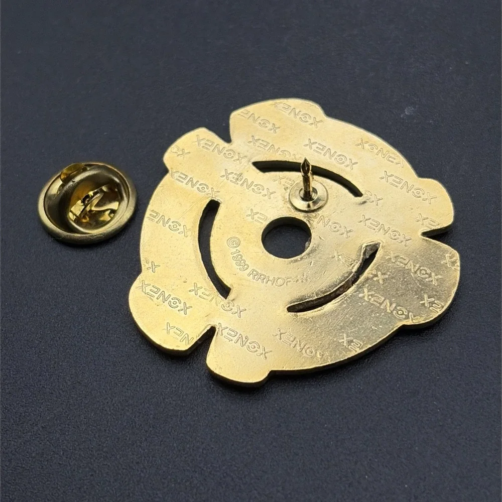 Rock And Roll Hall Of‎ Fame & Museum Cleveland Ohio Lapel Hat Pin